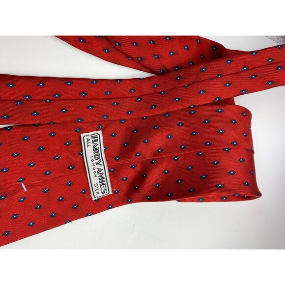 Hardy Amies Red Silk Diamond Pattern Necktie For Men - Picture 3 of 4